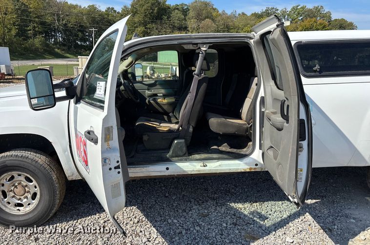 image for item DU1425 2009 GMC Sierra 2500HD Ext. Cab pickup truck