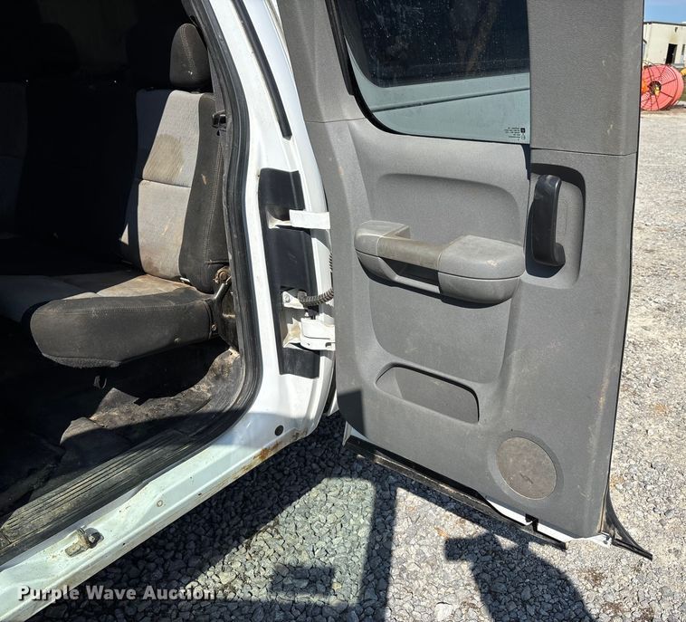 image for item DU1425 2009 GMC Sierra 2500HD Ext. Cab pickup truck