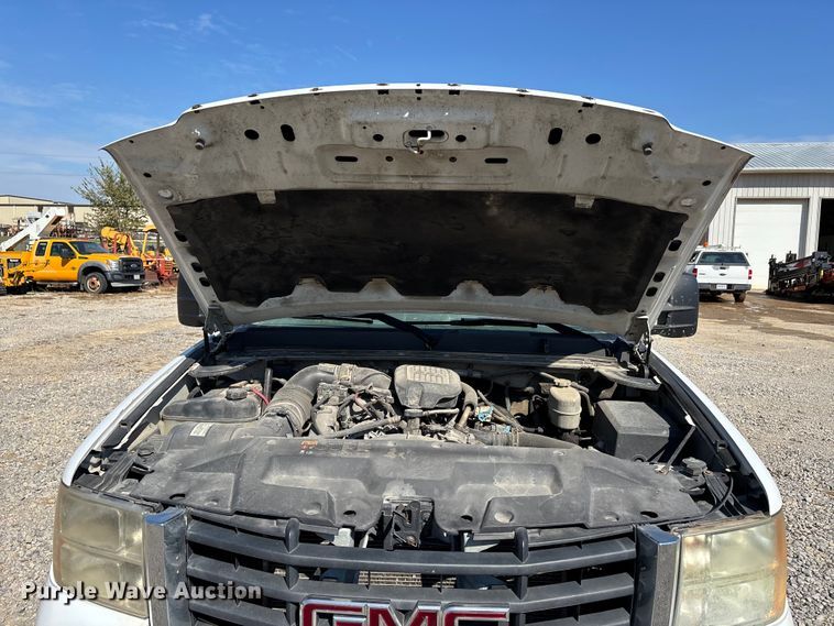 image for item DU1425 2009 GMC Sierra 2500HD Ext. Cab pickup truck