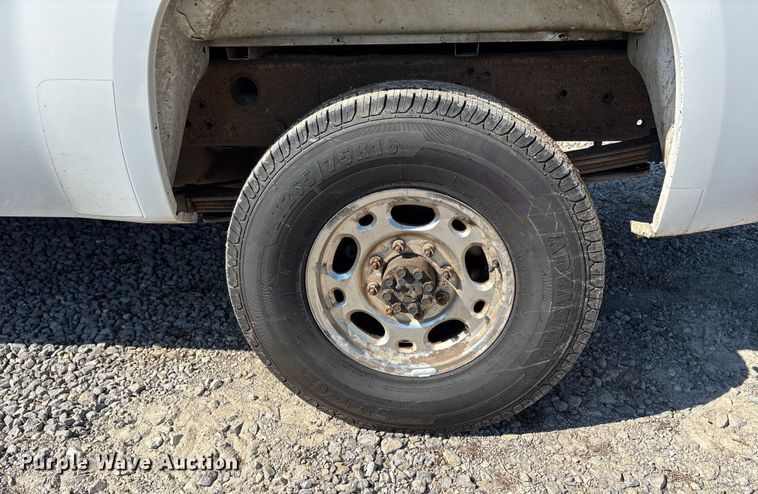 image for item DU1425 2009 GMC Sierra 2500HD Ext. Cab pickup truck