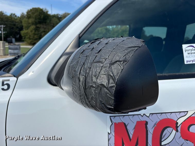 image for item DU1426 2004 Chevrolet Silverado 2500HD Ext. Cab pickup truck