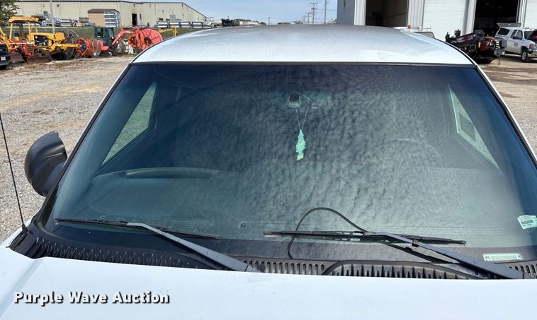 image for item DU1426 2004 Chevrolet Silverado 2500HD Ext. Cab pickup truck