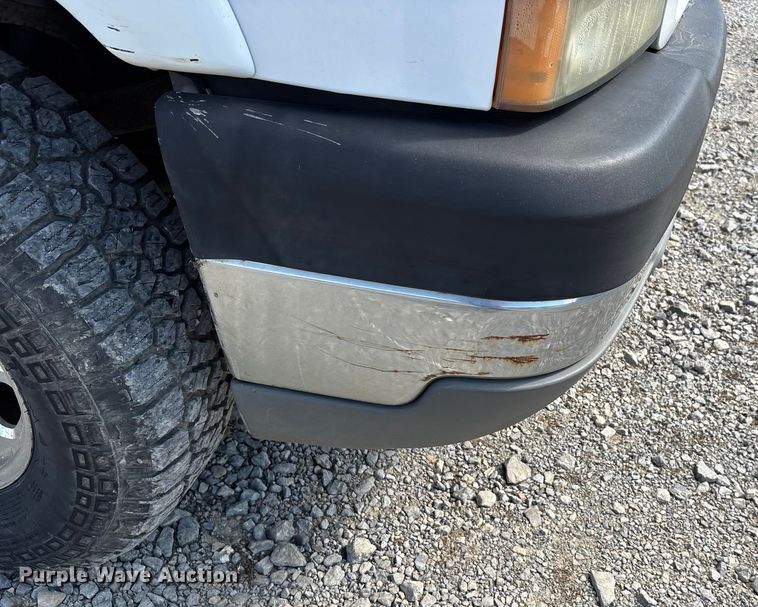image for item DU1426 2004 Chevrolet Silverado 2500HD Ext. Cab pickup truck