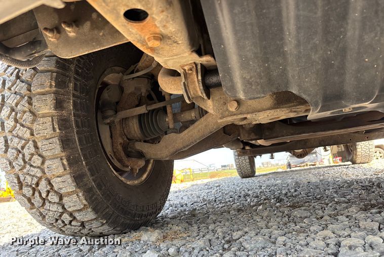 image for item DU1426 2004 Chevrolet Silverado 2500HD Ext. Cab pickup truck