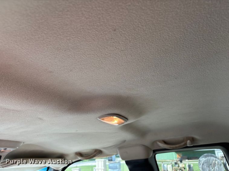 image for item DU1426 2004 Chevrolet Silverado 2500HD Ext. Cab pickup truck