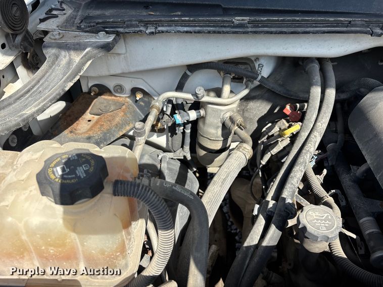 image for item DU1426 2004 Chevrolet Silverado 2500HD Ext. Cab pickup truck