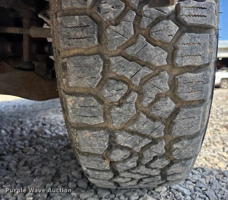 image for item DU1426 2004 Chevrolet Silverado 2500HD Ext. Cab pickup truck