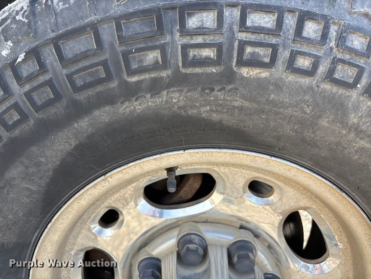 image for item DU1426 2004 Chevrolet Silverado 2500HD Ext. Cab pickup truck