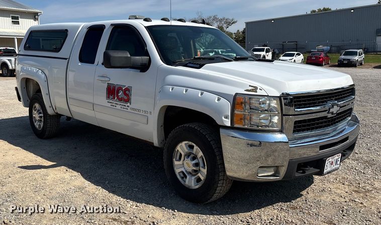 image for item DU1428 2007 Chevrolet Silverado 2500HD Ext. Cab pickup truck
