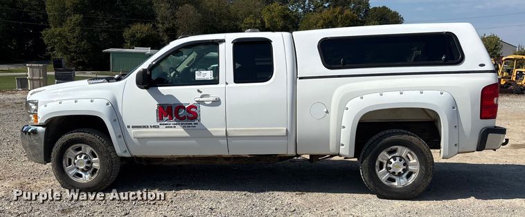 image for item DU1428 2007 Chevrolet Silverado 2500HD Ext. Cab pickup truck
