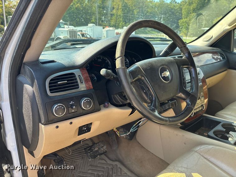 image for item DU1428 2007 Chevrolet Silverado 2500HD Ext. Cab pickup truck