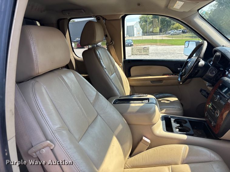 image for item DU1428 2007 Chevrolet Silverado 2500HD Ext. Cab pickup truck