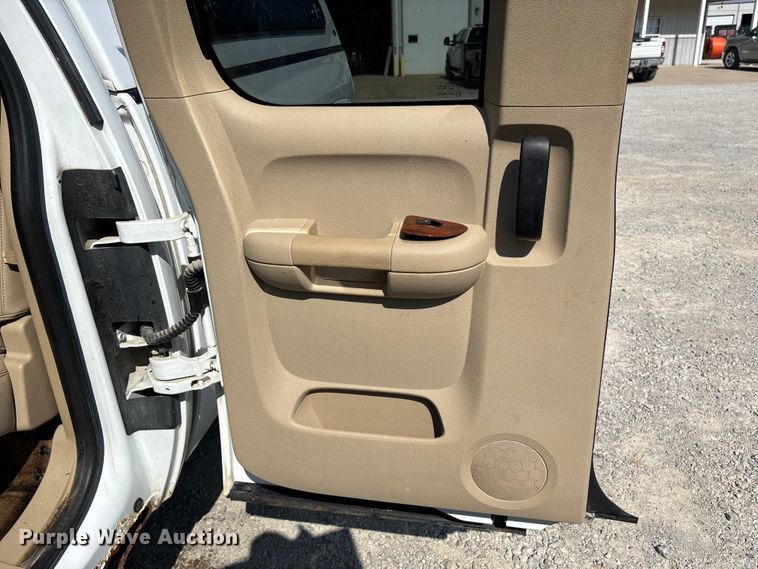 image for item DU1428 2007 Chevrolet Silverado 2500HD Ext. Cab pickup truck