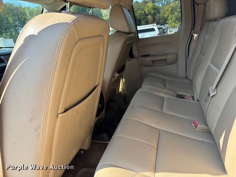 image for item DU1428 2007 Chevrolet Silverado 2500HD Ext. Cab pickup truck