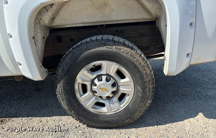 image for item DU1428 2007 Chevrolet Silverado 2500HD Ext. Cab pickup truck