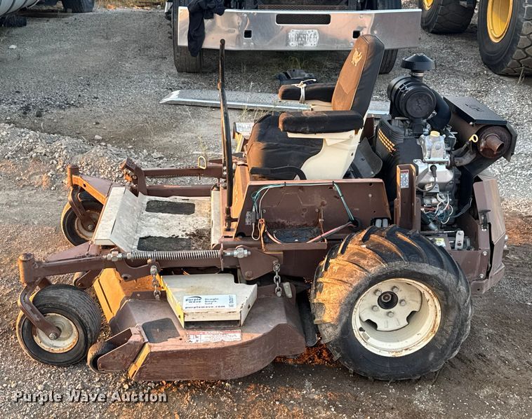 image for item DU3517 Grasshopper 335 ZTR lawn mower