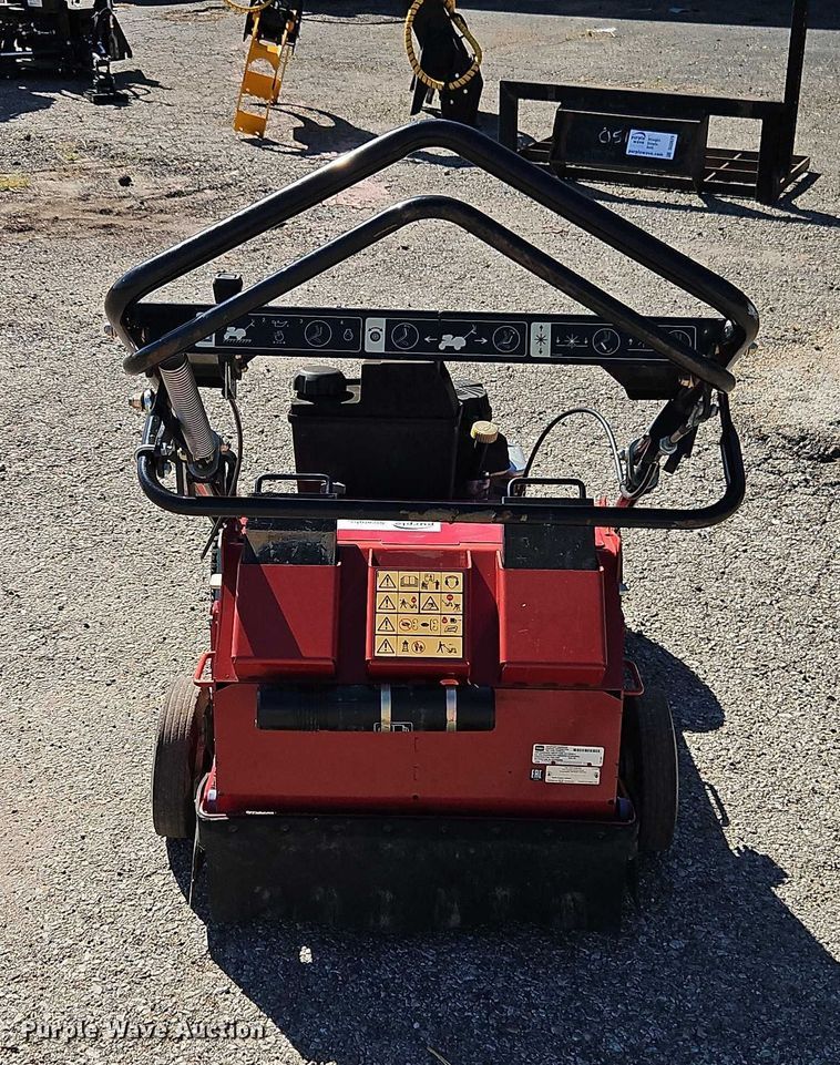 image for item DU3546 Toro 33515 aerator