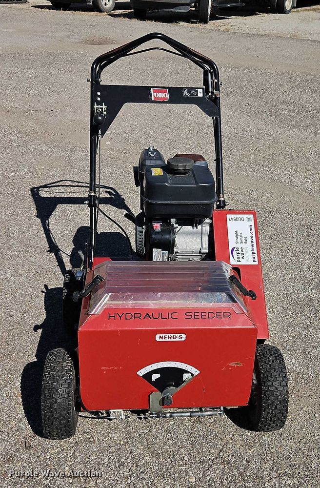 image for item DU3547 Toro 33510 seeder