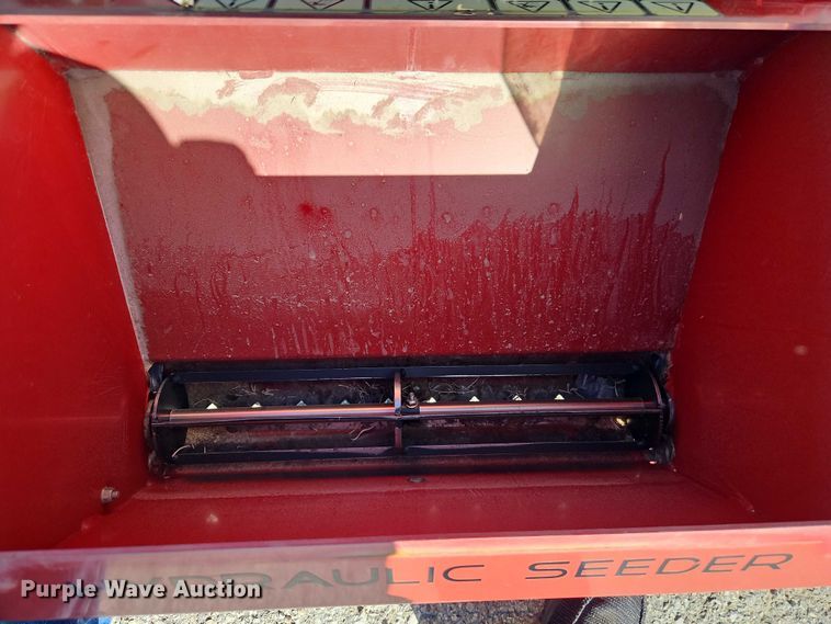 image for item DU3547 Toro 33510 seeder