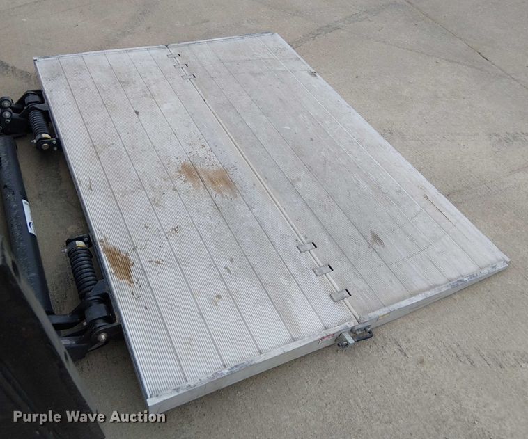 image for item DU3588 Tommy Gate end gate lift