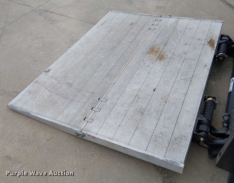 image for item DU3588 Tommy Gate end gate lift