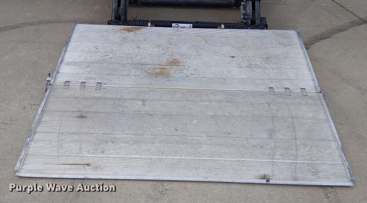 image for item DU3588 Tommy Gate end gate lift