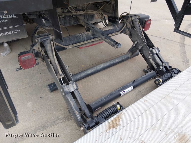 image for item DU3588 Tommy Gate end gate lift