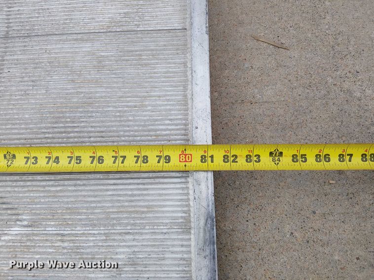 image for item DU3588 Tommy Gate end gate lift