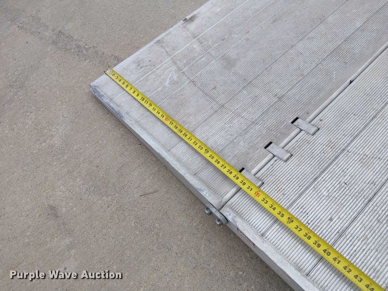 image for item DU3588 Tommy Gate end gate lift