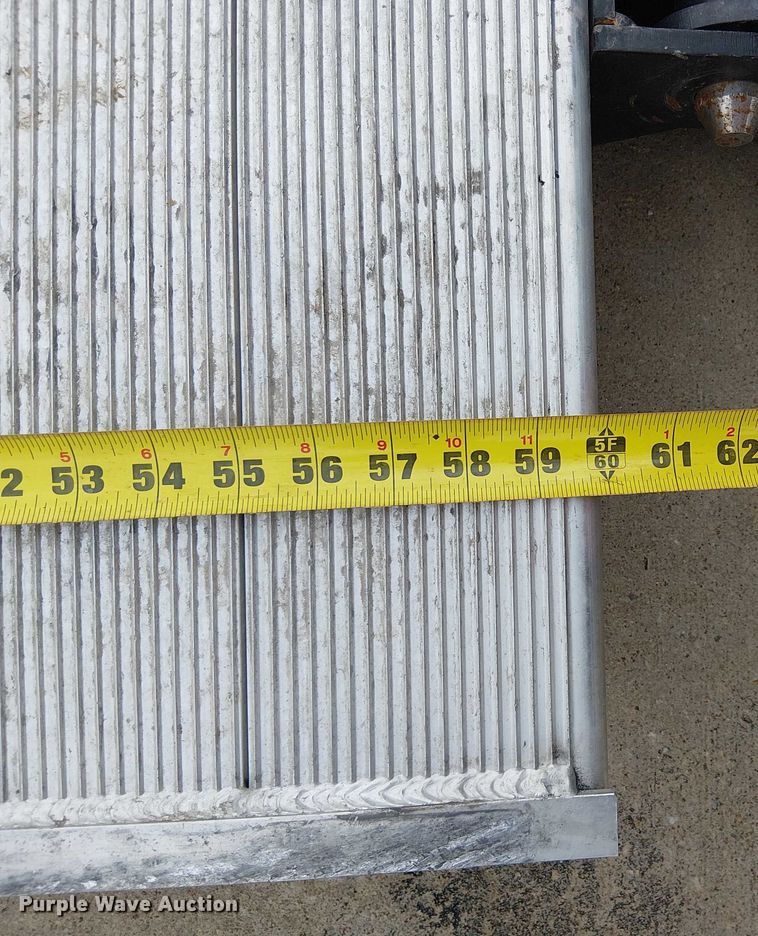 image for item DU3588 Tommy Gate end gate lift