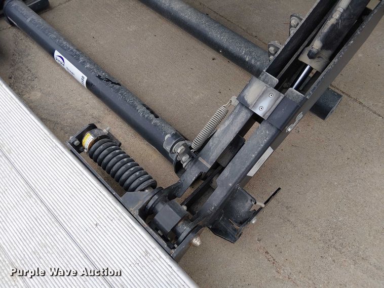 image for item DU3588 Tommy Gate end gate lift