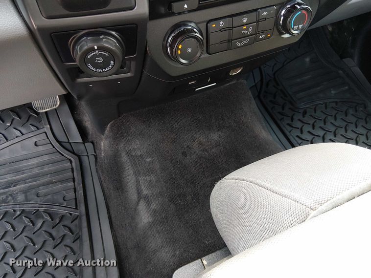 image for item DU3589 2017 Ford F150 XLT pickup truck