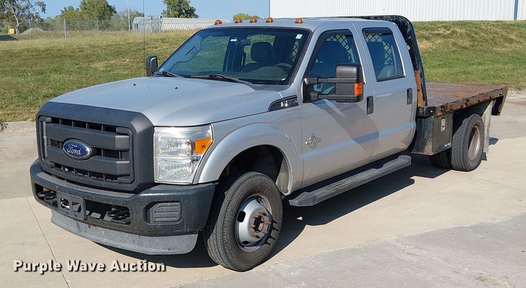 image for item DU3593 2014 Ford F350 Super Duty flatbed pickup truck