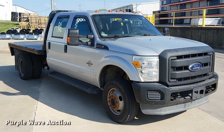 image for item DU3593 2014 Ford F350 Super Duty flatbed pickup truck