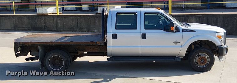 image for item DU3593 2014 Ford F350 Super Duty flatbed pickup truck