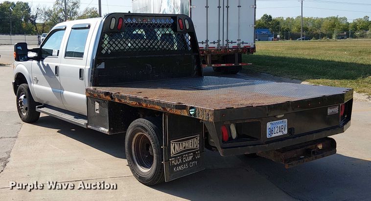 image for item DU3593 2014 Ford F350 Super Duty flatbed pickup truck