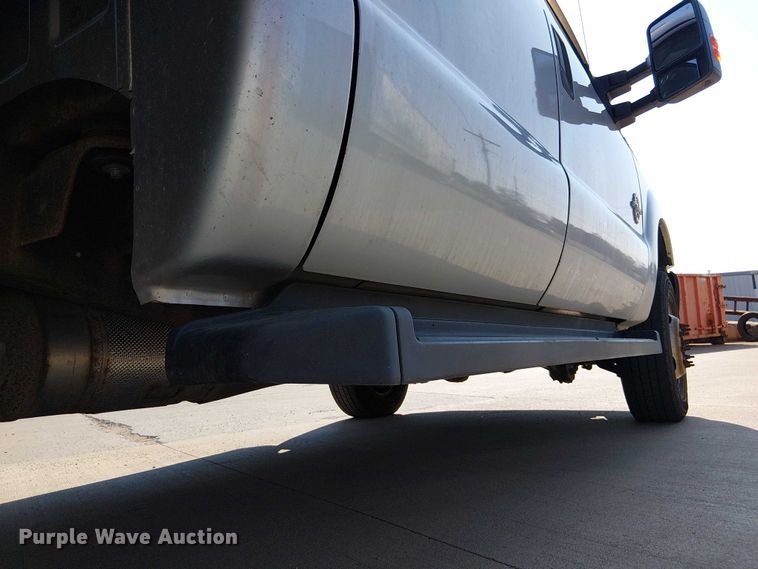image for item DU3593 2014 Ford F350 Super Duty flatbed pickup truck