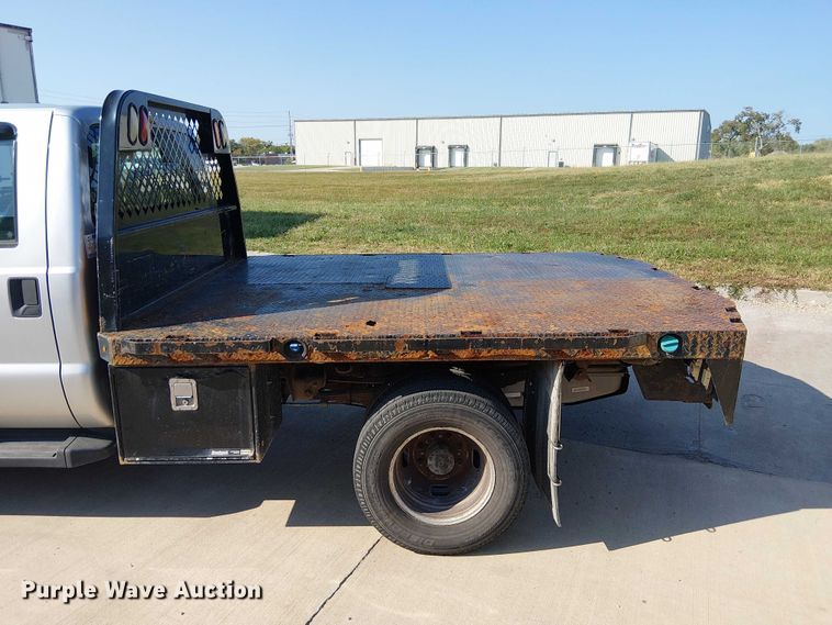image for item DU3593 2014 Ford F350 Super Duty flatbed pickup truck