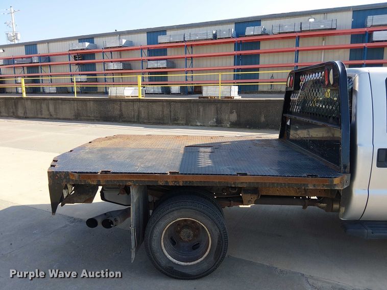 image for item DU3593 2014 Ford F350 Super Duty flatbed pickup truck