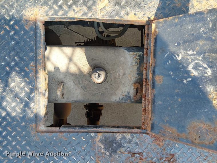 image for item DU3593 2014 Ford F350 Super Duty flatbed pickup truck