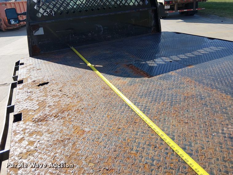 image for item DU3593 2014 Ford F350 Super Duty flatbed pickup truck