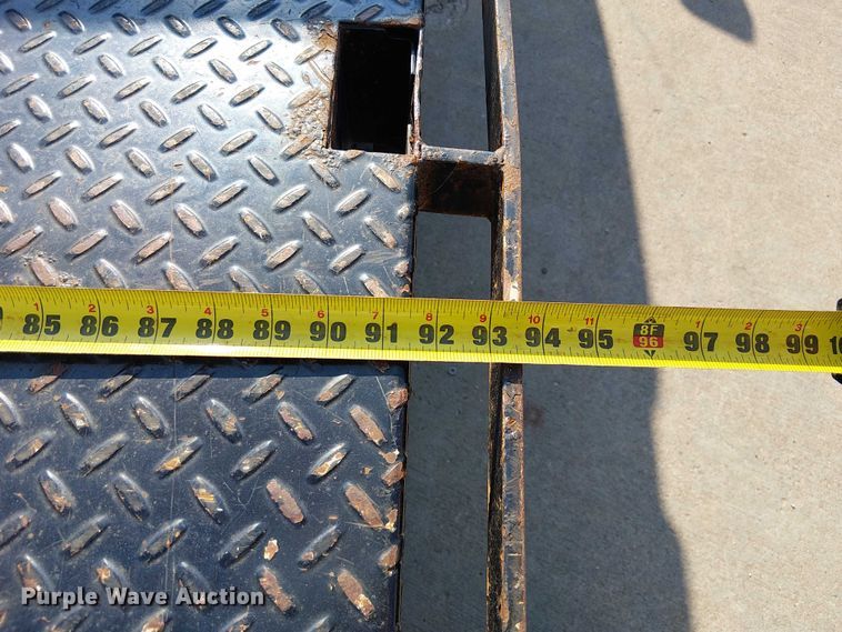 image for item DU3593 2014 Ford F350 Super Duty flatbed pickup truck