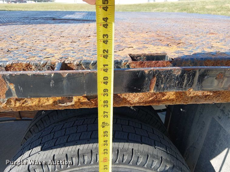 image for item DU3593 2014 Ford F350 Super Duty flatbed pickup truck