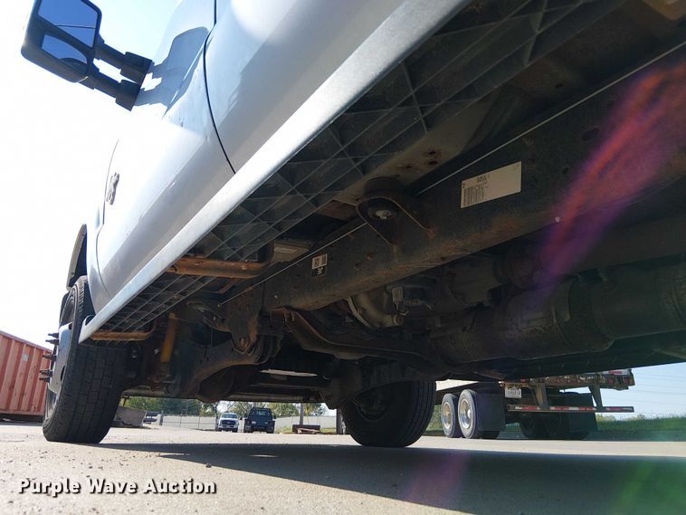 image for item DU3593 2014 Ford F350 Super Duty flatbed pickup truck