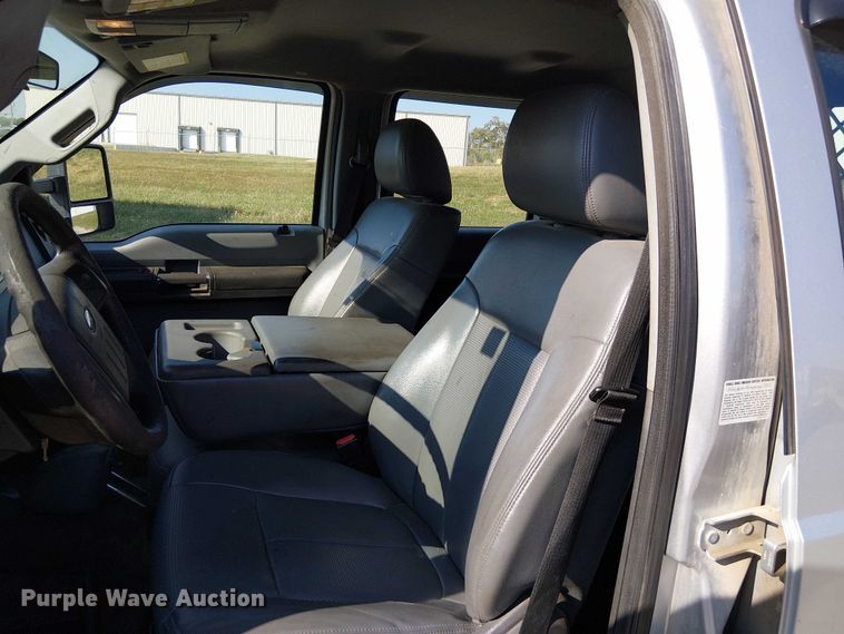 image for item DU3593 2014 Ford F350 Super Duty flatbed pickup truck