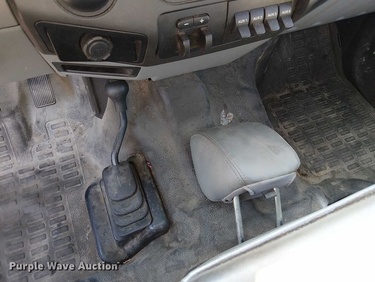 image for item DU3593 2014 Ford F350 Super Duty flatbed pickup truck