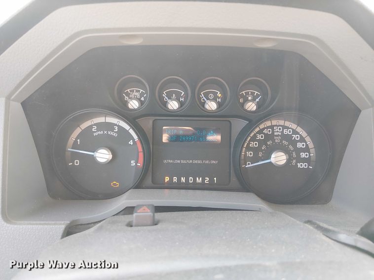 image for item DU3593 2014 Ford F350 Super Duty flatbed pickup truck