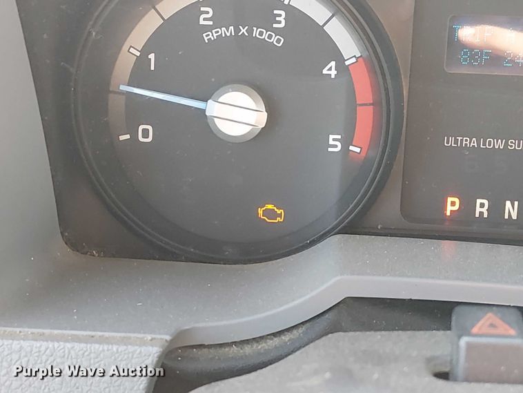 image for item DU3593 2014 Ford F350 Super Duty flatbed pickup truck