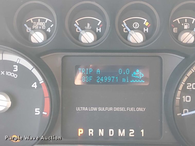 image for item DU3593 2014 Ford F350 Super Duty flatbed pickup truck