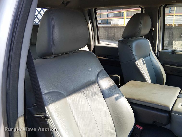 image for item DU3593 2014 Ford F350 Super Duty flatbed pickup truck